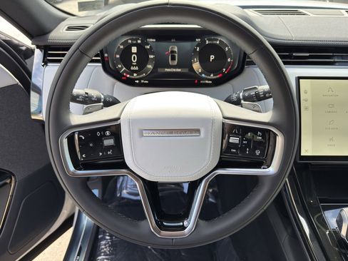 New 2025 Land Rover Range Rover Sport SE image 19
