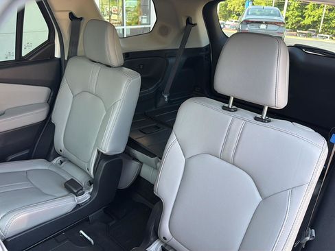 Used 2025 Honda Pilot Touring image 32