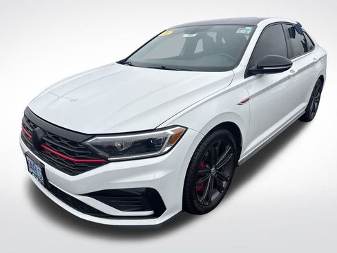 Used 2019 Volkswagen Jetta GLI image 3
