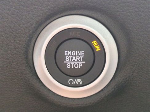 New 2026 Chrysler Pacifica Pinnacle w/ Trailer Tow Group image 29