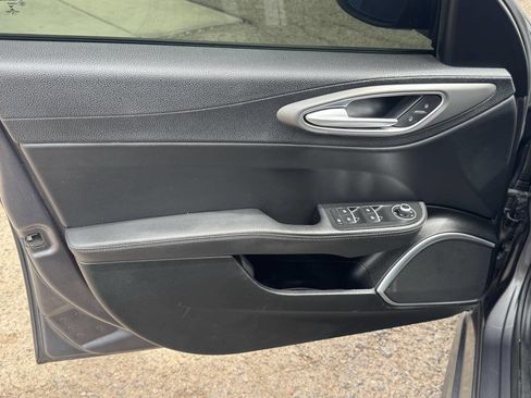 Used 2019 Alfa Romeo Giulia Ti Sport w/ Quick Order Package 22U Sport image 19