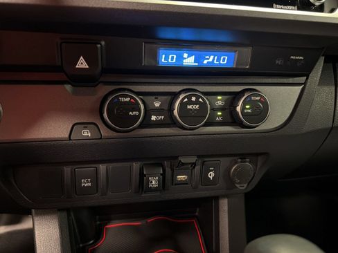 Used 2021 Toyota Tacoma TRD Sport RWD image 20