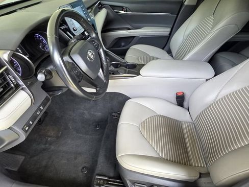 Used 2023 Toyota Camry SE FWD image 6