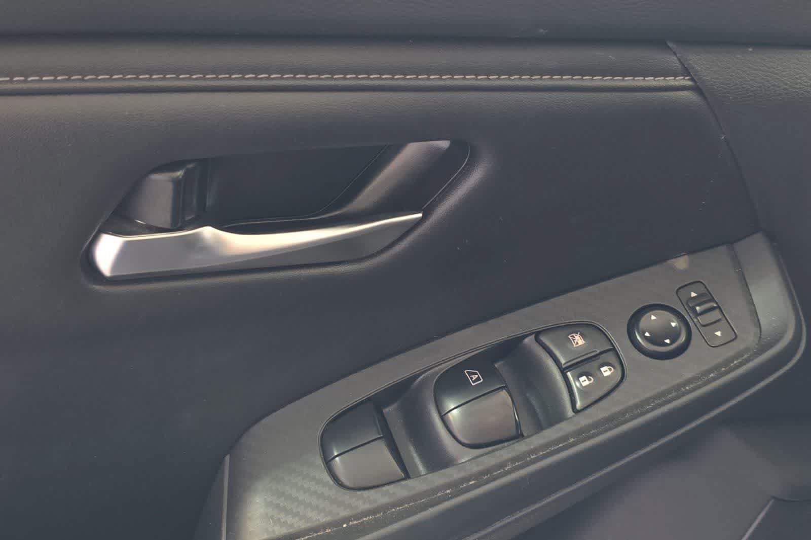 Used 2024 Nissan Sentra SV FWD image 15