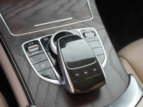 Used 2019 Mercedes-Benz GLC 300 image 26