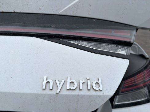 Certified 2022 Hyundai Elantra Limited image 11