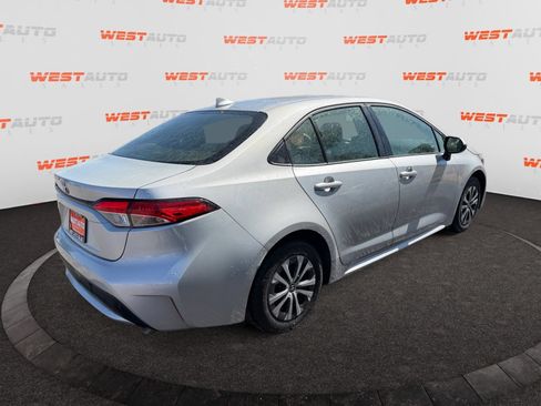 Used 2022 Toyota Corolla LE FWD image 5