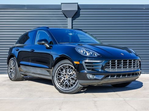 Certified 2018 Porsche Macan Sport Edition image 9