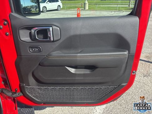 Used 2025 Jeep Wrangler Unlimited Sahara AWD/4WD image 47