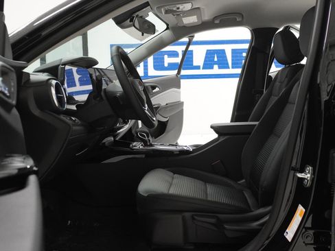 New 2026 Chevrolet Trax LT w/ Driver Confidence Package image 15