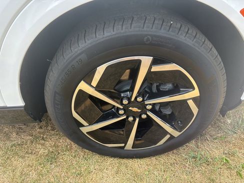 Certified 2024 Chevrolet Equinox EV LT image 14