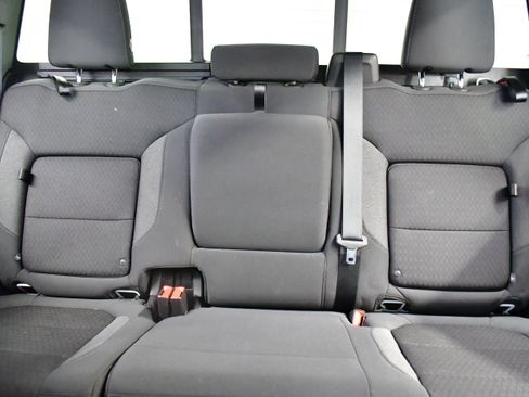 Used 2022 Chevrolet Silverado 1500 LT image 11