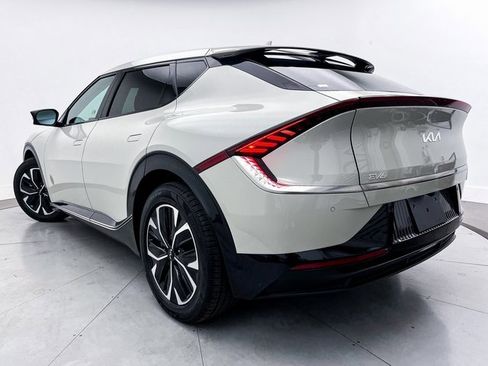 Used 2022 Kia EV6 Wind image 2