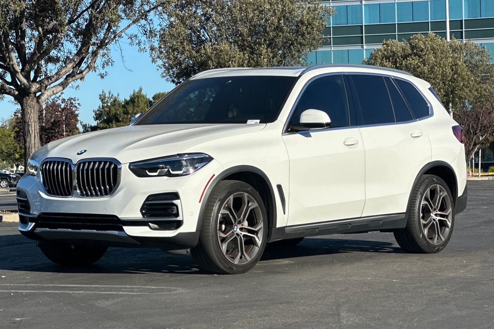 Used 2023 BMW X5 xDrive40i w/ Premium Package AWD/4WD image 8