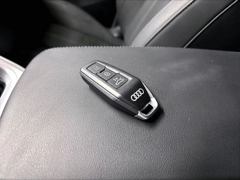 Certified 2025 Audi Q5 Prestige AWD/4WD image 12