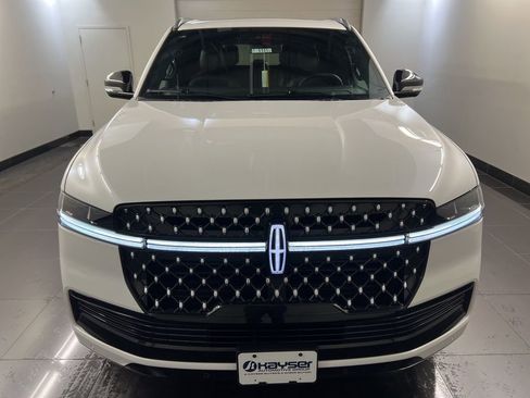 New 2026 Lincoln Navigator Black Label AWD/4WD image 2