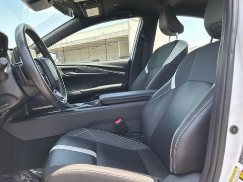 Used 2025 Toyota Camry SE FWD image 16