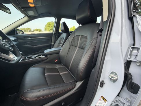 Used 2025 Nissan Altima 2.5 SR FWD image 15