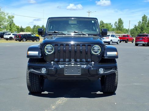 Used 2022 Jeep Wrangler Unlimited Sahara AWD/4WD image 9
