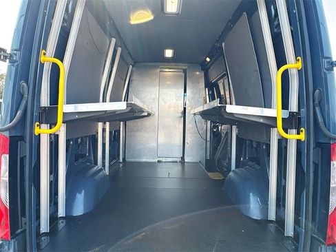 Used 2019 Mercedes-Benz Sprinter 144 image 9