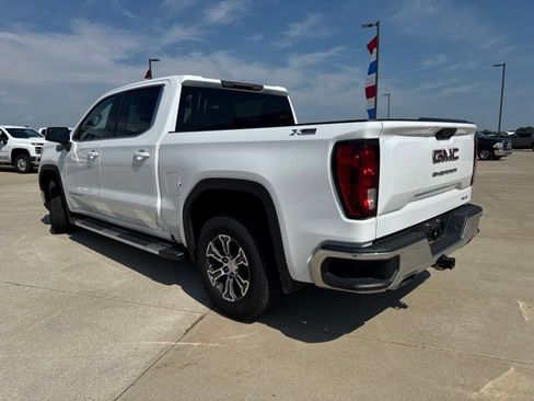 Used 2022 GMC Sierra 1500 SLE w/ X31 Off-Road Package AWD/4WD image 3