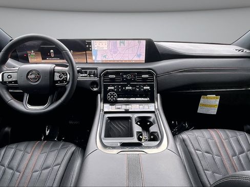 Used 2025 Nissan Armada PRO-4X w/ Pro-4X Premium Package image 7