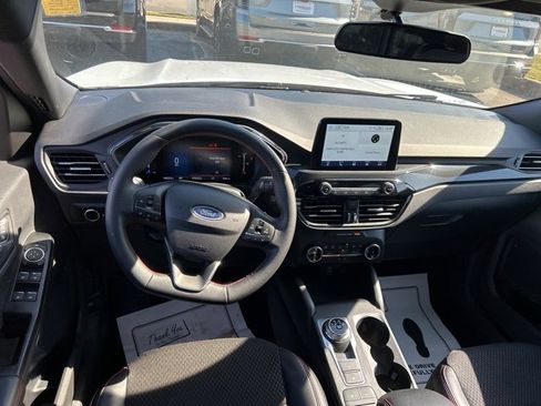 Used 2025 Ford Escape ST-Line image 27