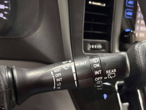 Used 2015 Toyota Sienna LE FWD image 34