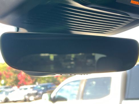 Used 2023 Land Rover Range Rover Sport SE Dynamic image 25