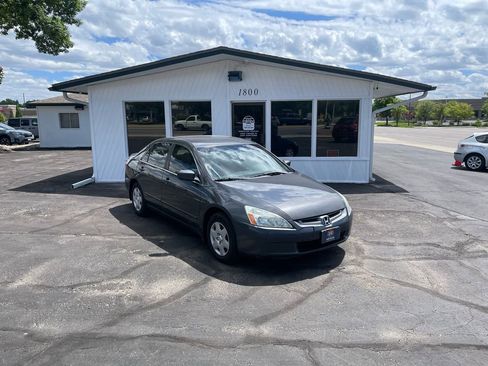 Used 2005 Honda Accord LX image 2