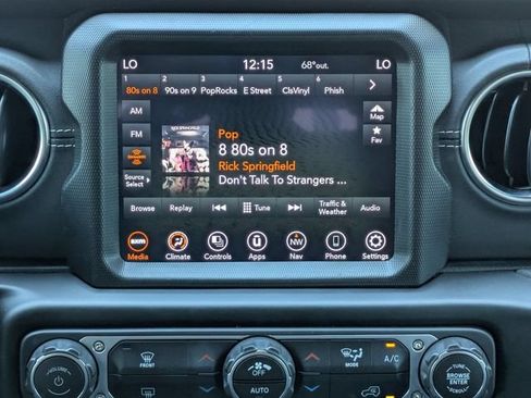 Used 2023 Jeep Wrangler Unlimited Sahara AWD/4WD image 18