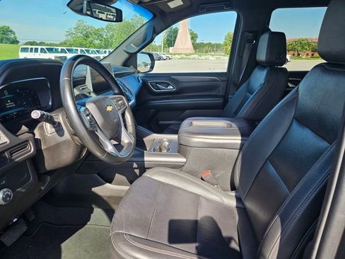 Used 2024 Chevrolet Tahoe LT RWD image 9
