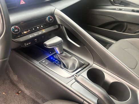 Used 2026 Hyundai Elantra Sport FWD image 40