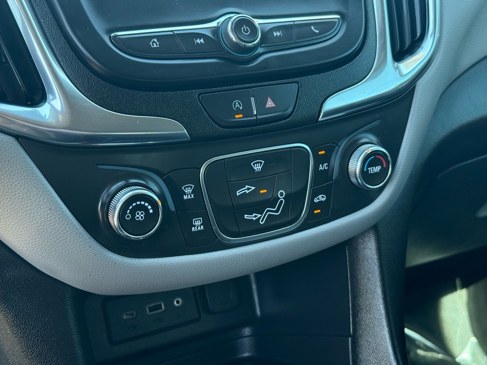 Used 2023 Chevrolet Equinox LS w/ LS Convenience Package AWD/4WD image 23