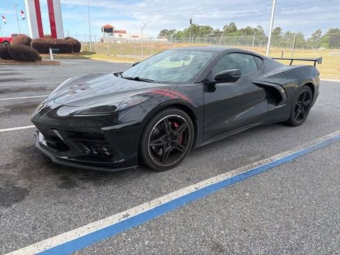 Used 2022 Chevrolet Corvette Stingray Preferred Cpe w/ Z51 Performance Package RWD image 1