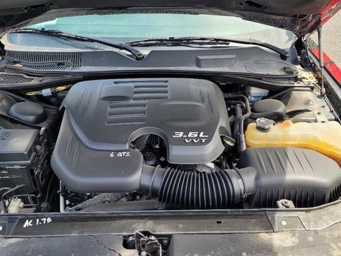 Used 2014 Dodge Challenger SXT RWD image 20
