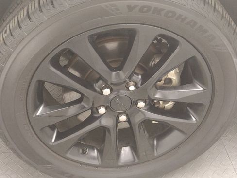 Used 2022 Jeep Grand Cherokee Laredo X image 31