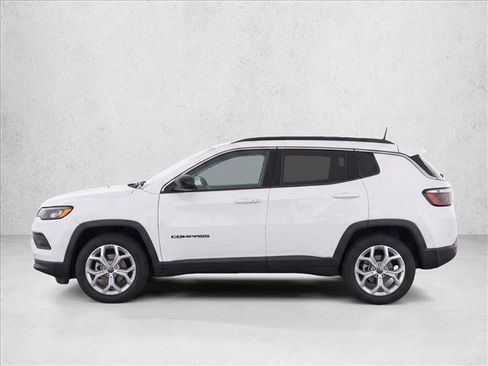 Used 2026 Jeep Compass Latitude AWD/4WD image 4