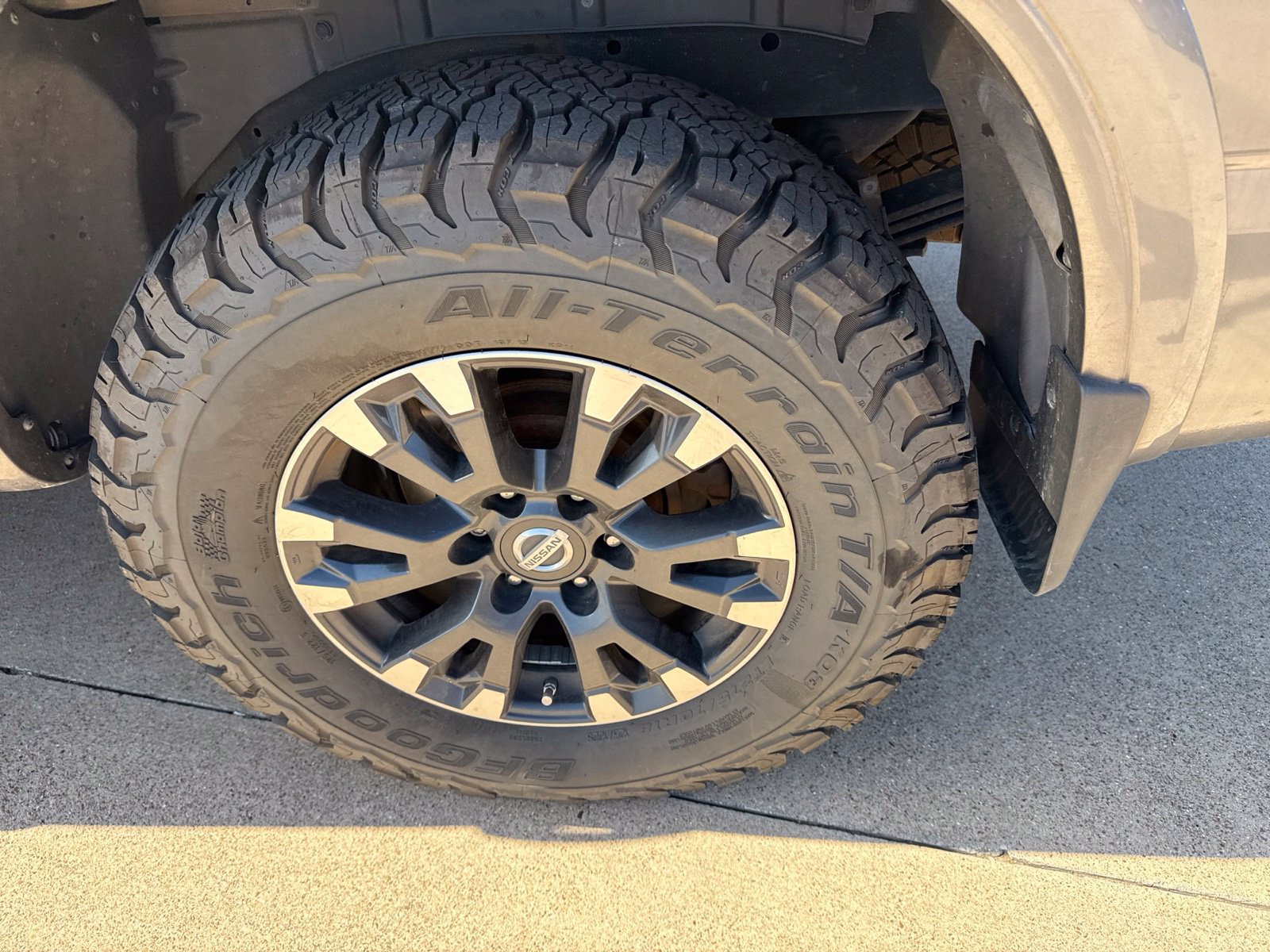 Used 2019 Nissan Titan PRO-4X w/ Pro-4x Convenience Package AWD/4WD image 11