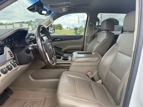 Used 2015 GMC Yukon SLT w/ HD Trailering Package image 16