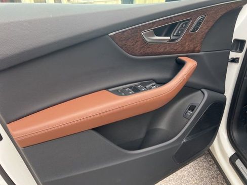 Used 2025 Audi Q7 3.0T Premium Plus image 7