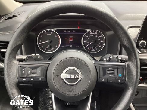 Used 2024 Nissan Rogue SV FWD image 18