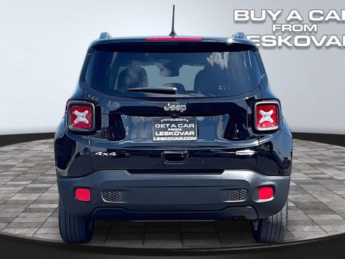 Used 2018 Jeep Renegade Latitude w/ Cold Weather Group AWD/4WD image 4