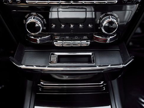Used 2024 Rolls-Royce Phantom Sedan RWD image 85