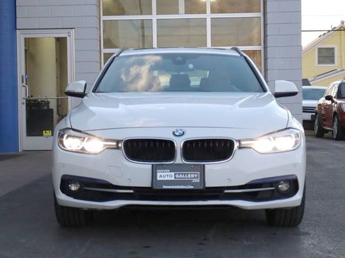 Used 2017 BMW 330i xDrive Wagon image 8