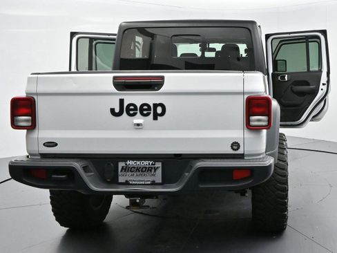 Used 2023 Jeep Gladiator Sport AWD/4WD image 37