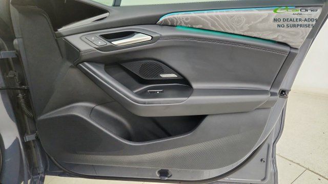 Used 2025 Audi A6 e-tron Premium Plus w/ Premium Plus RWD image 39