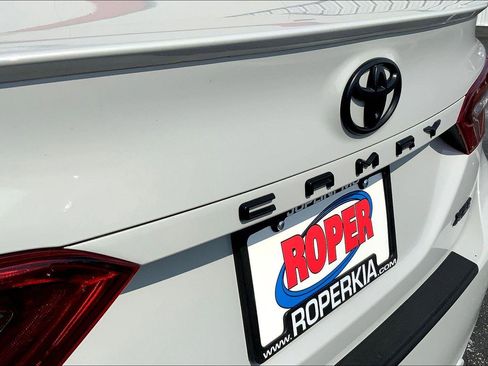 Used 2022 Toyota Camry XSE image 29