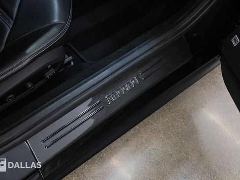 Used 2018 Ferrari 812 Superfast RWD image 37