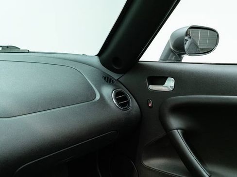 Used 2007 Pontiac Solstice Roadster w/ Premium Package image 26